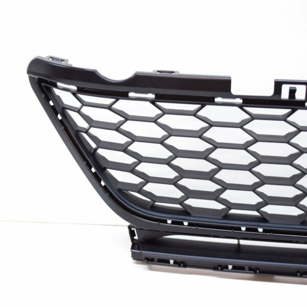 NEW VW GOLF MK 5G FRONT BUMOER LOWER CENTER GRILLE 5GE853677B9B9 2018 ORIGINAL - Image 4