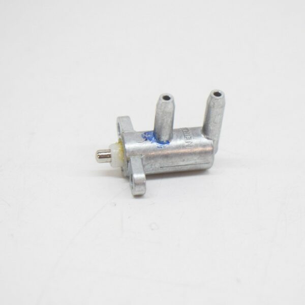 NEW MERCEDES-BENZ SALOON W123 VACUUM VALVE A0004600284 3.0 DIESEL ORIGINAL - Image 4