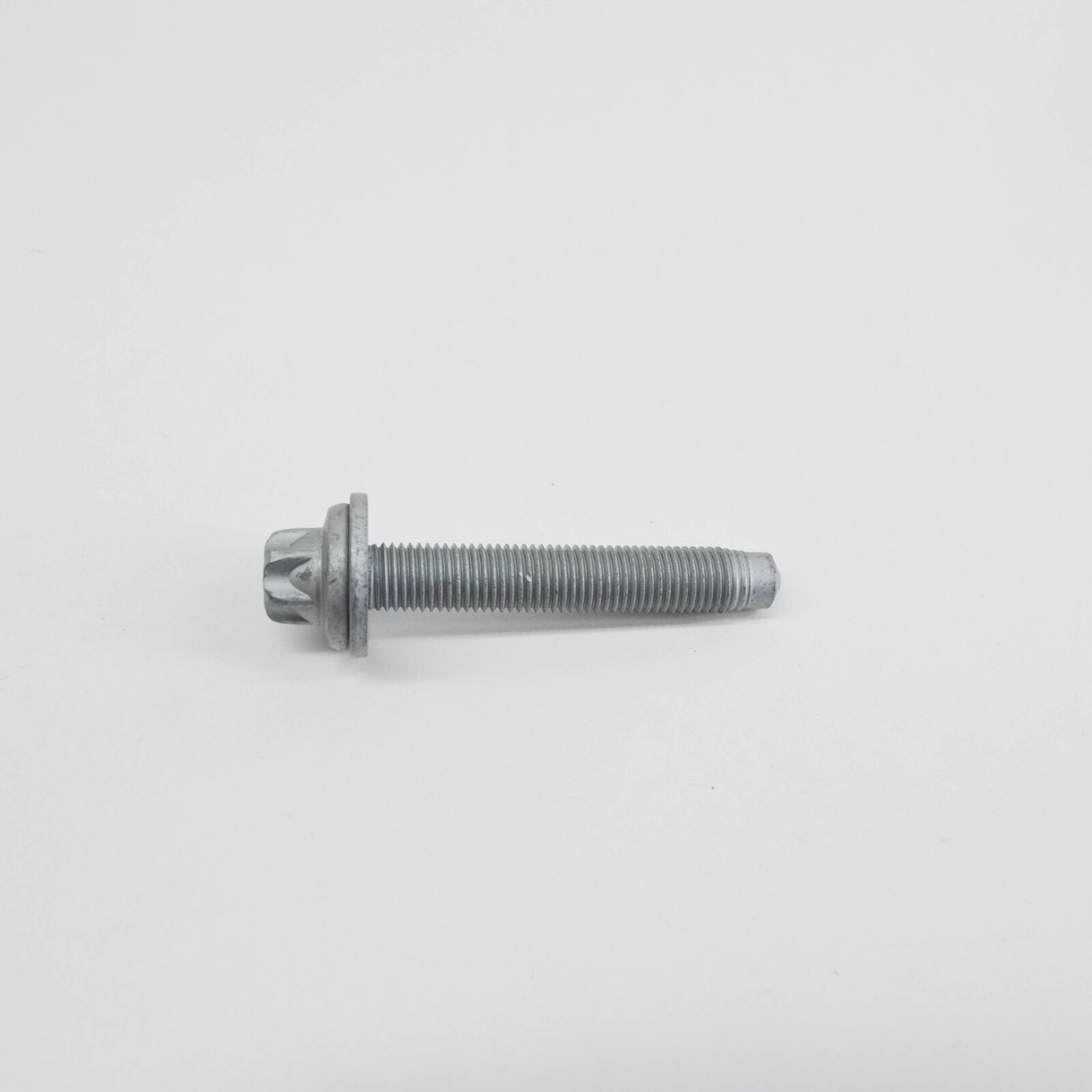 NEW MERCEDES-BENZ CLA C117 TRANSMISSION MOUNTING SCREW A0019909103 ORIGINAL 4 NEW MERCEDES-BENZ CLA C117 TRANSMISSION MOUNTING SCREW A0019909103 ORIGINAL - Image 4