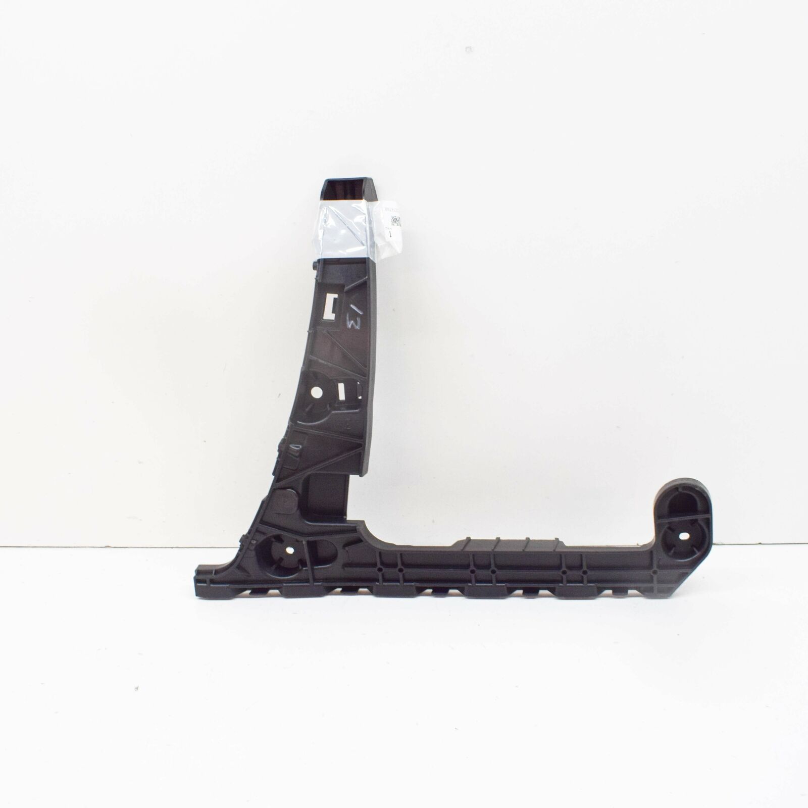 NEW AUDI A4 B9 REAR BUMPER RIGHT GUIDE SECTION 8W5807454 ORIGINAL 4 NEW AUDI A4 B9 REAR BUMPER RIGHT GUIDE SECTION 8W5807454 ORIGINAL - Image 4