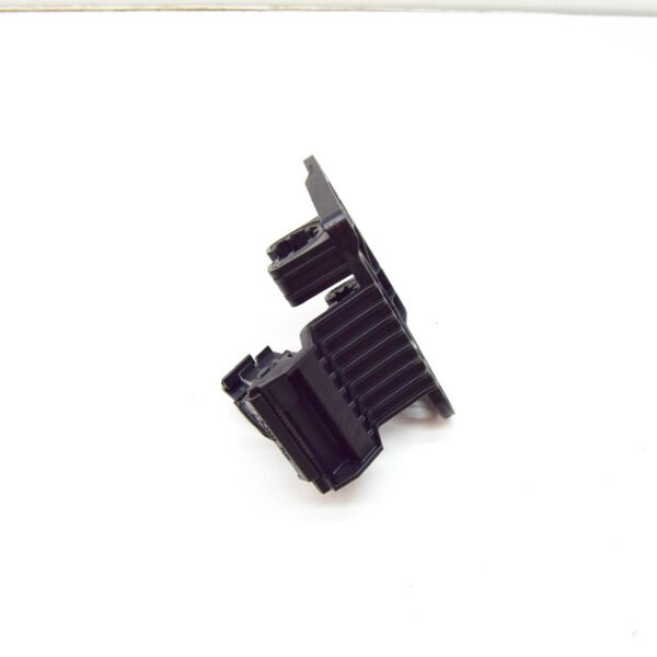 NEW AUDI RSQ3 8U A/C REFRIGERANT HOSE BRACKET 8U0260759A ORIGINAL - Image 4