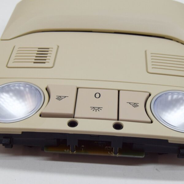 NEW VW GOLF VI 5K MK6 FRONT INTERIOR LIGHT 1K8947106CYAH 1K8947106C YAH ORIGINAL - Image 4