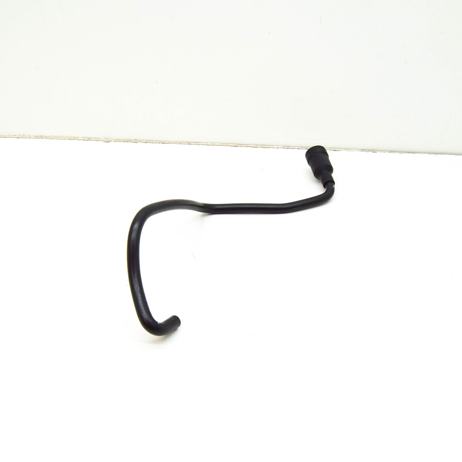 NEW AUDI A4 B8 RIGHT HEADLIGHT DRAIN TUBE 8T0941718D ORIGINAL 4 NEW AUDI A4 B8 RIGHT HEADLIGHT DRAIN TUBE 8T0941718D ORIGINAL - Image 4