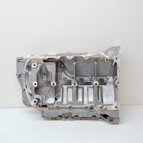 NEW AUDI A4 AVANT B9 UPPER ENGINE OIL SUMP 06L103603AT ORIGINAL - Image 5