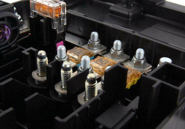 NEW VOLKSWAGEN PASSAT B6 MAIN FUSE SOCKET 3C0937548 ORIGINAL - Image 5