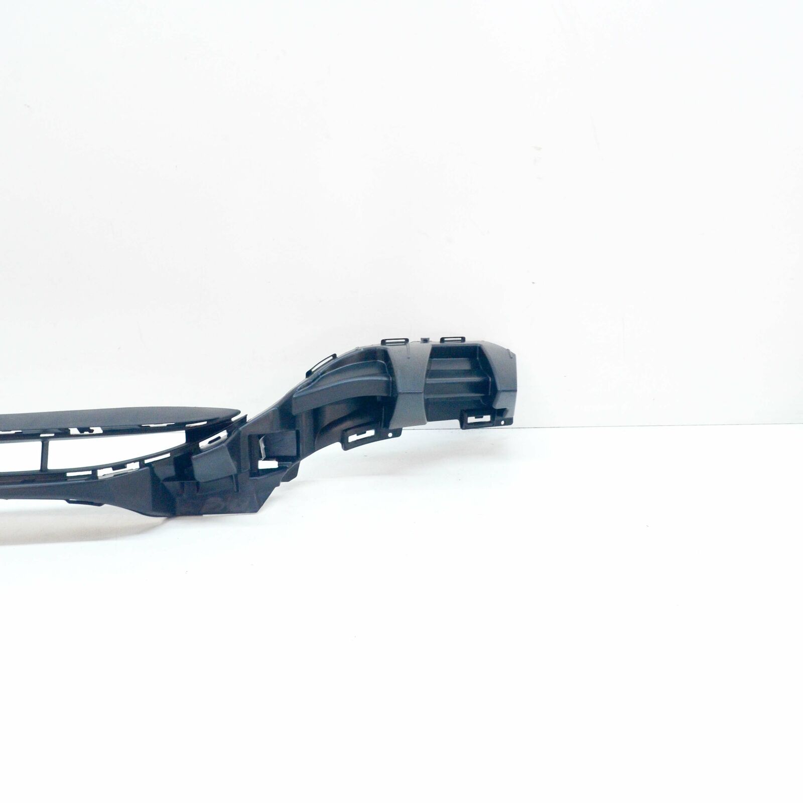 NEW MERCEDES-BENZ C-CLASS W205 FRONT BUMPER LOWER BRACKET A2058851365 ORIGINAL 5 NEW MERCEDES-BENZ C-CLASS W205 FRONT BUMPER LOWER BRACKET A2058851365 ORIGINAL - Image 5