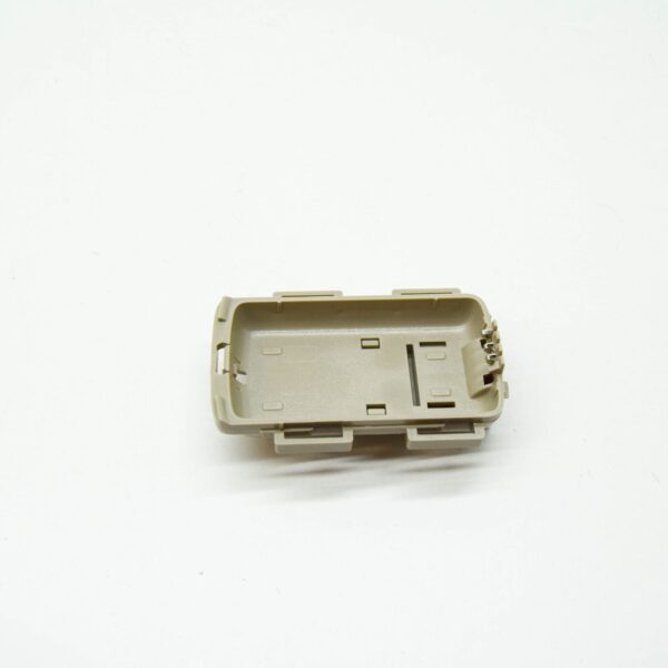 NEW SKODA SUPERB MK3 REAR LIGHT HOLDER 3T0947509WC4 ORIGINAL - Image 5