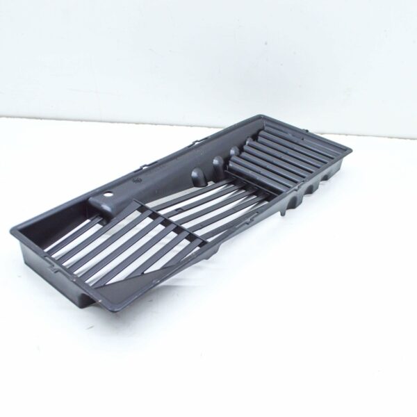 NEW AUDI A3 8P AIR FILTER GRILLE INSERT 3C0129668 - Image 7