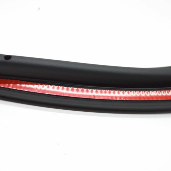 NEW AUDI Q3 8U FRONT LEFT OUTER DOOR SEAL RUBBER 8U0837911B - Image 7