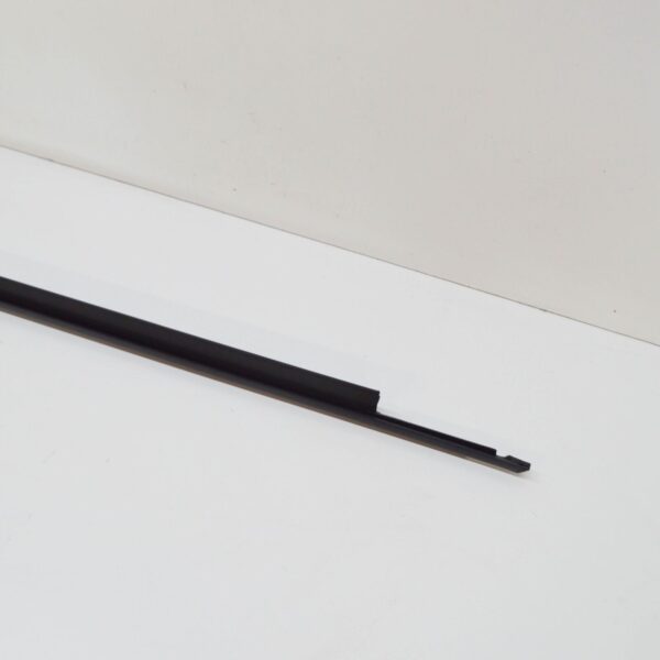 NEW AUDI A3 SPORTBACK 8V FRONT LEFT OUTER WINDOW APERTURE SEAL 8V4837477 - Image 5