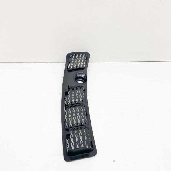 NEW BMW 3 E30 HOOD WINDSHIELD UPPER GRILLE LEFT SIDE 51131904571 ORIGINAL - Image 5