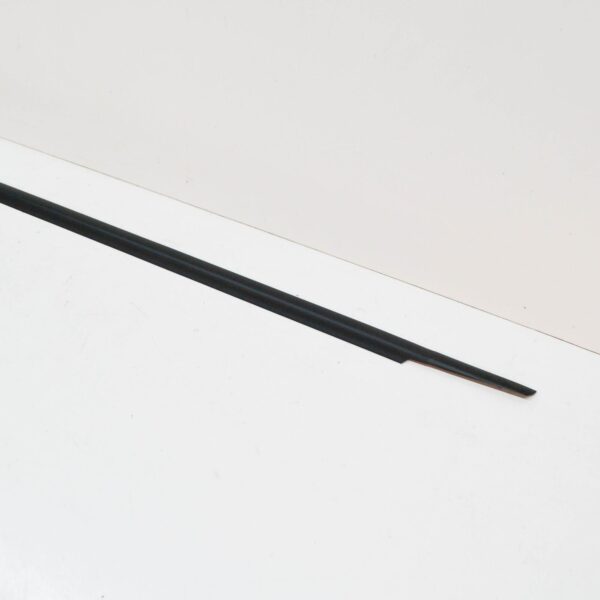 NEW MERCEDES-BENZ A W169 FRONT LEFT DOOR WINDOW SEALING RAIL A1697252765 - Image 5