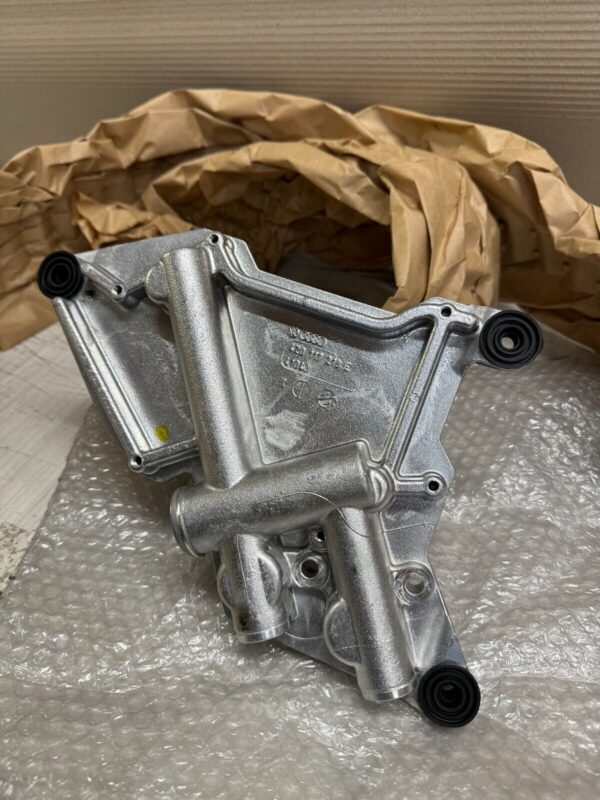 NEW AUDI R8 4.2L  ENGINE OIL COOLER 420117013E OEM - Image 5