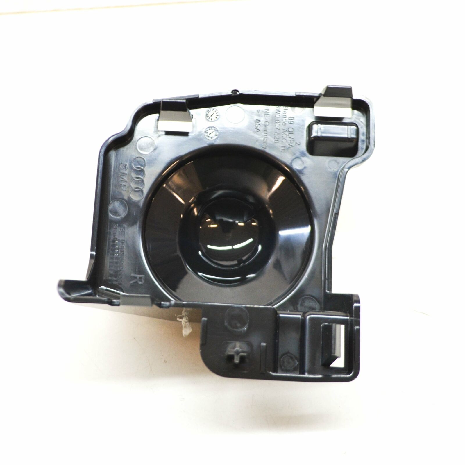 NEW AUDI A4 B9 FRONT BUMPER OUTER GRILLE HOLE COVER RIGHT TRIM 8W0807820 7 NEW AUDI A4 B9 FRONT BUMPER OUTER GRILLE HOLE COVER RIGHT TRIM 8W0807820 - Image 7