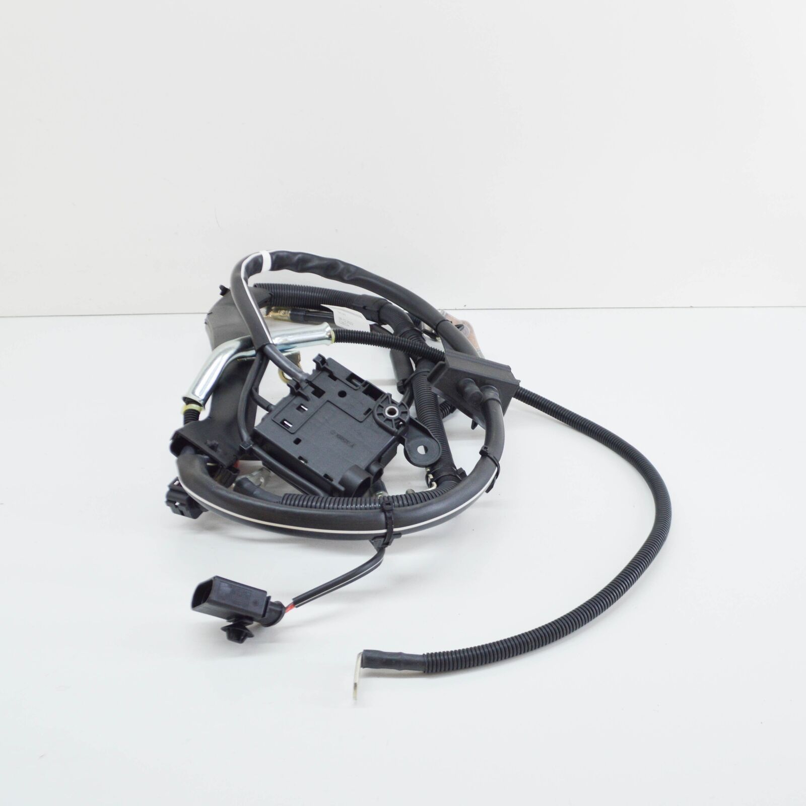 NEW AUDI A4 B8 STARTER AND ALTERNATOR WIRING SET 8K0971228 ORIGINAL 5 NEW AUDI A4 B8 STARTER AND ALTERNATOR WIRING SET 8K0971228 ORIGINAL - Image 5