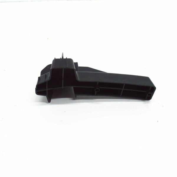 NEW VOLKSWAGEN AMAROK REAR LEFT MUD FLAP BRACKET 2H0821467C ORIGINAL - Image 5