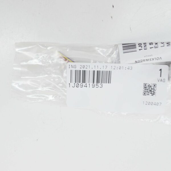 NEW AUDI A4 B6 HEADLIGHT SOCKET LAMP HOUSING 1J0941953 ORIGINAL - Image 5