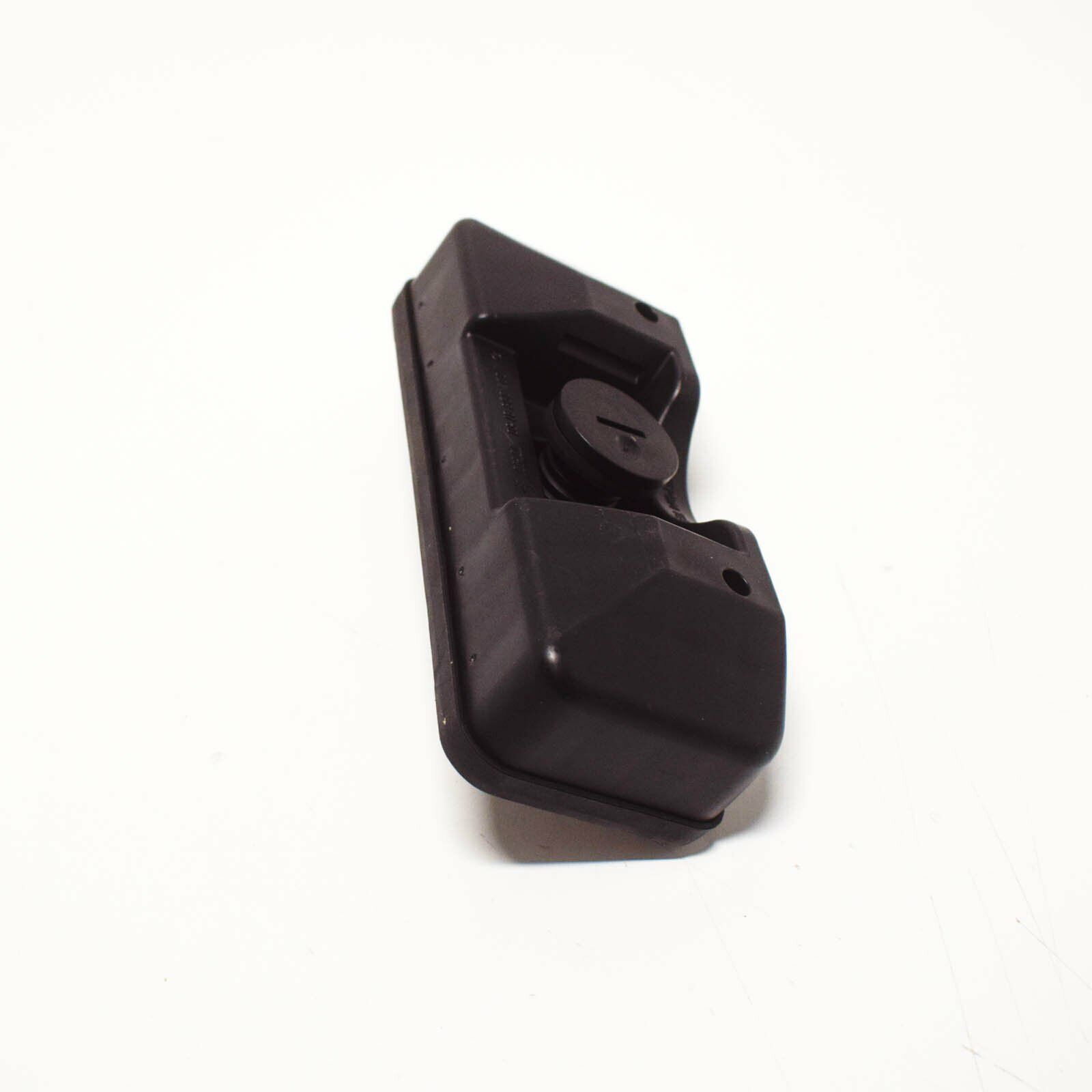 NEW MERCEDES-BENZ CLA C117 JACK PAD PLUG COVER A0029989150 ORIGINAL 5 NEW MERCEDES-BENZ CLA C117 JACK PAD PLUG COVER A0029989150 ORIGINAL - Image 5