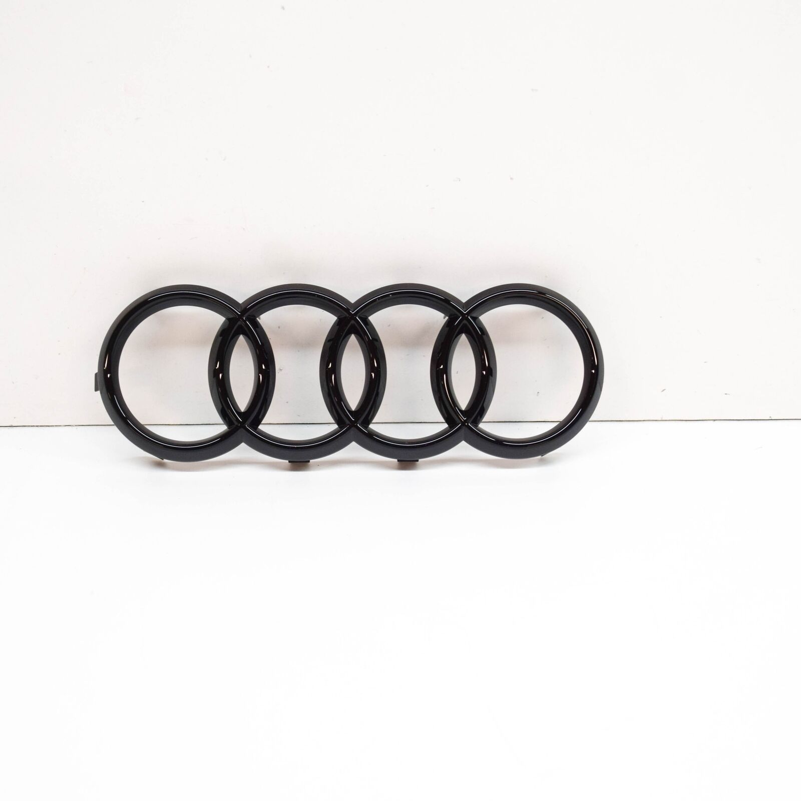 NEW AUDI A4 B9 FRONT RADIATOR GRILLE EMBLEM BADGE 8J0853605BT94 7 NEW AUDI A4 B9 FRONT RADIATOR GRILLE EMBLEM BADGE 8J0853605BT94 - Image 7