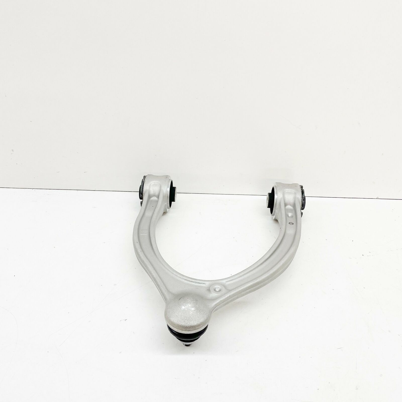NEW MERCEDES-BENZ C-CLASS W205 FRONT RIGHT UPPER CONTROL ARM A2053305601 5 NEW MERCEDES-BENZ C-CLASS W205 FRONT RIGHT UPPER CONTROL ARM A2053305601 - Image 5