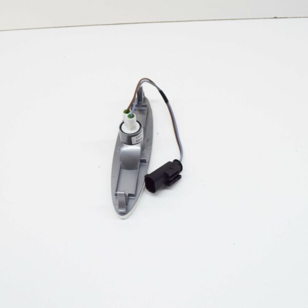 NEW MERCEDES-BENZ SLR R199 FRONT RIGHT SIDE MARKER LAMP A1998200856 - Image 5