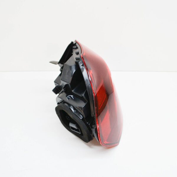NEW VOLKSWAGEN PASSAT B8 LED USA OUTER TAIL LIGHT - LEFT 561945207C ORIGINAL - Image 5