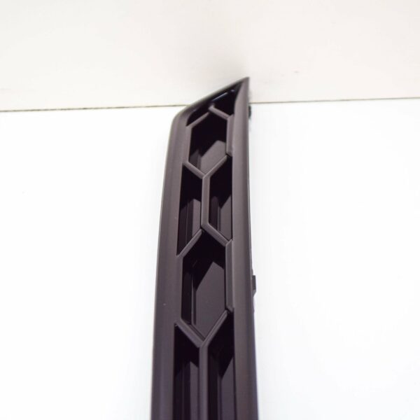 NEW AUDI Q3 8U FRONT BUMPER RIGHT LOWER BUMPER GRILLE TRIM 8U0807926T94 - Image 7