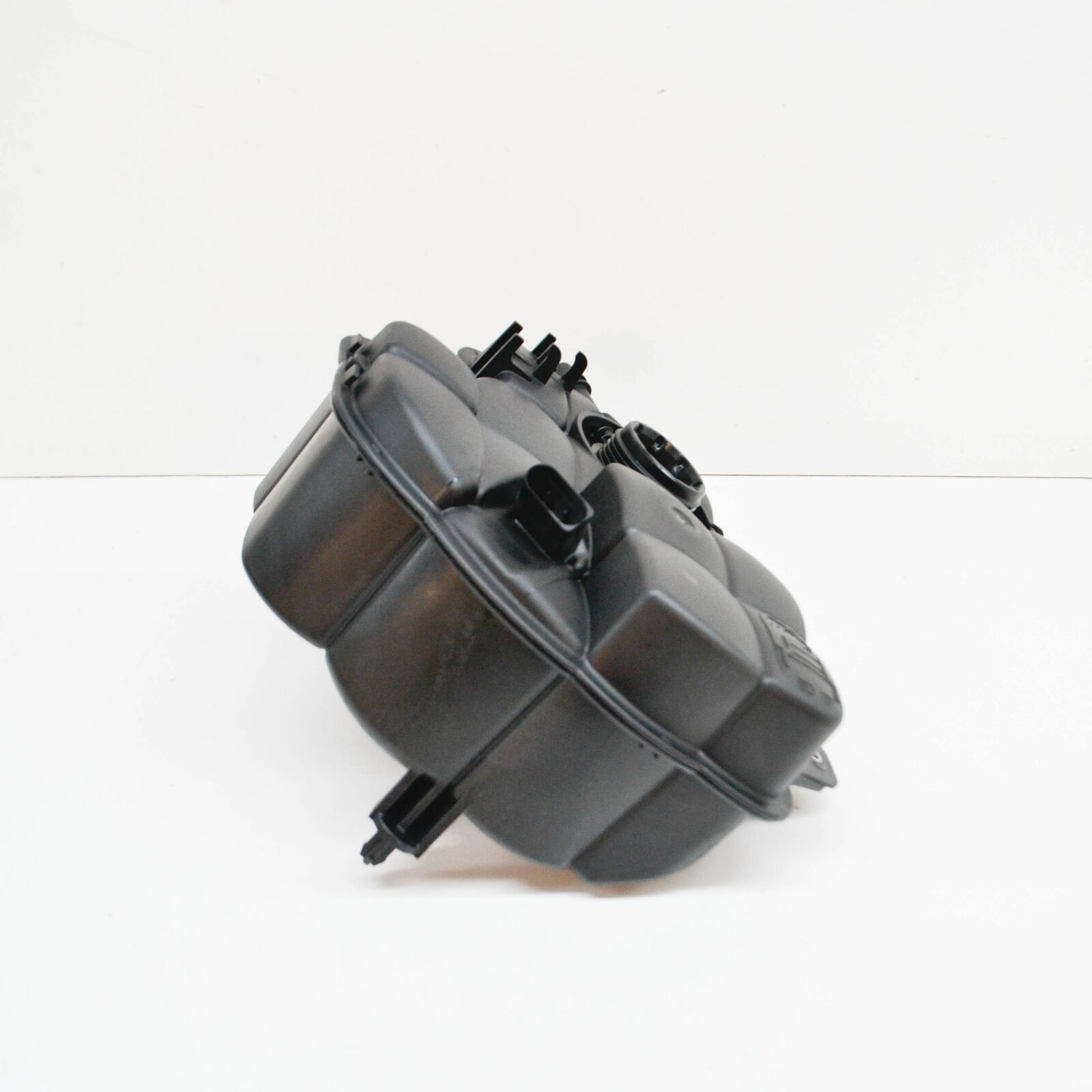 NEW BMW M8 GRAN COUPE G16 F93 EXPANSION TANK 17137889450 ORIGINAL 5 NEW BMW M8 GRAN COUPE G16 F93 EXPANSION TANK 17137889450 ORIGINAL - Image 5