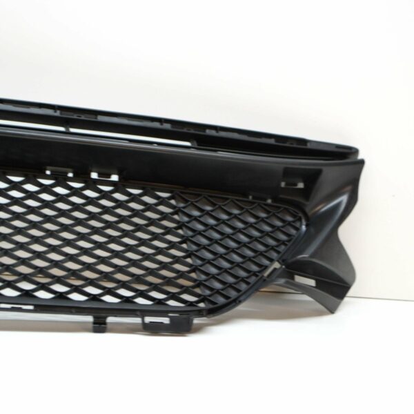 NEW MERCEDES-BENZ C W205 FRONT BUMPER LOWER CENTER GRILLE A2058852501 ORIGINAL - Image 5