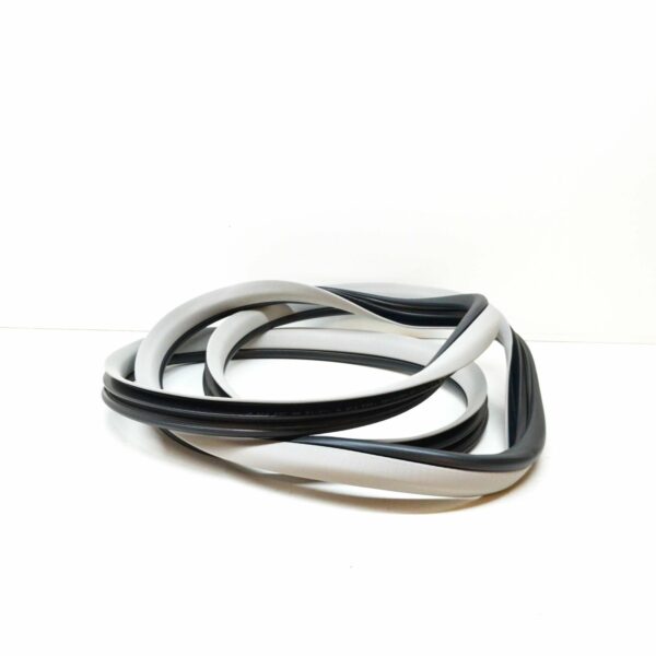 NEW MB E W212 FRONT LEFT DOOR EDGE SEAL RUBBER GUARD A21269700517L53 ORIGINAL - Image 5