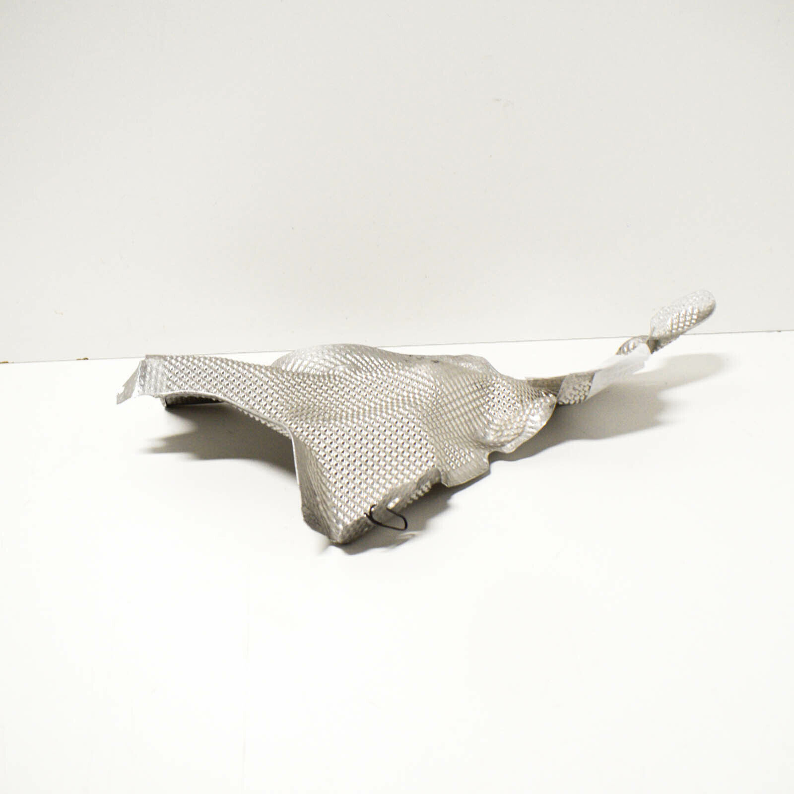 NEW AUDI A4 B9 FRONT RIGHT CV JOINT HEAT SHIELD 8W0399300F ORIGINAL 5 NEW AUDI A4 B9 FRONT RIGHT CV JOINT HEAT SHIELD 8W0399300F ORIGINAL - Image 5