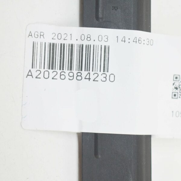 NEW MERCEDES-BENZ C W202 FRONT RIGHT SIDE PANELING SEAL A2026984230 - Image 7