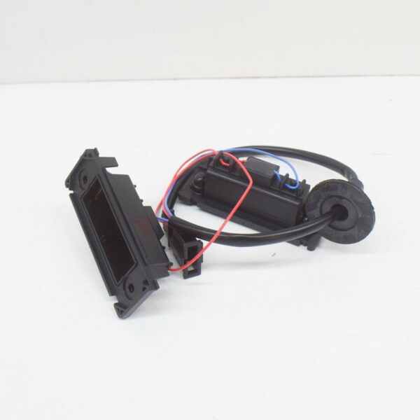 NEW VW TRANSPORTER T5 REAR LICENCE PLATE LIGHT HOUSING 7H0827740 ORIGINAL - Image 5