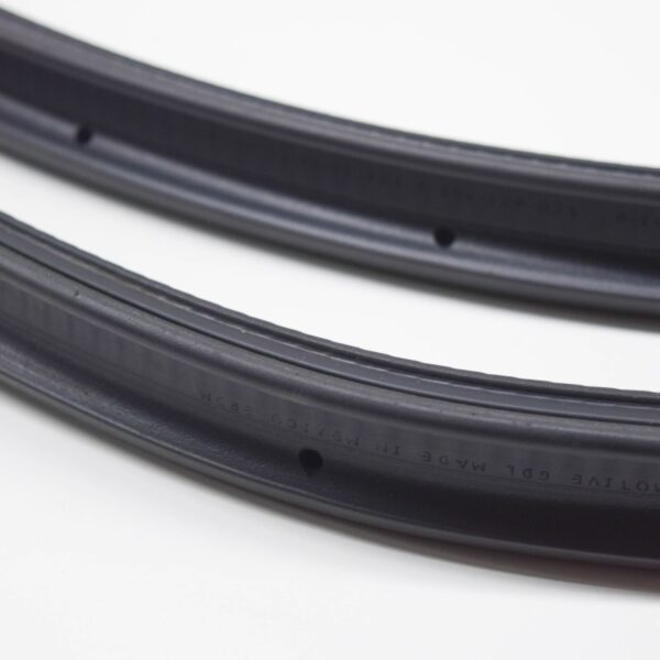 NEW VOLKSWAGEN BEETLE 9C REAR LID SEAL 1C0827705Q ORIGINAL - Image 5
