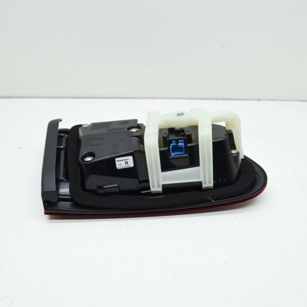 NEW MB GLC C253 REAR LEFT TAILGATE TRUNK TAILLIGHT LAMP A2539060102 - Image 5