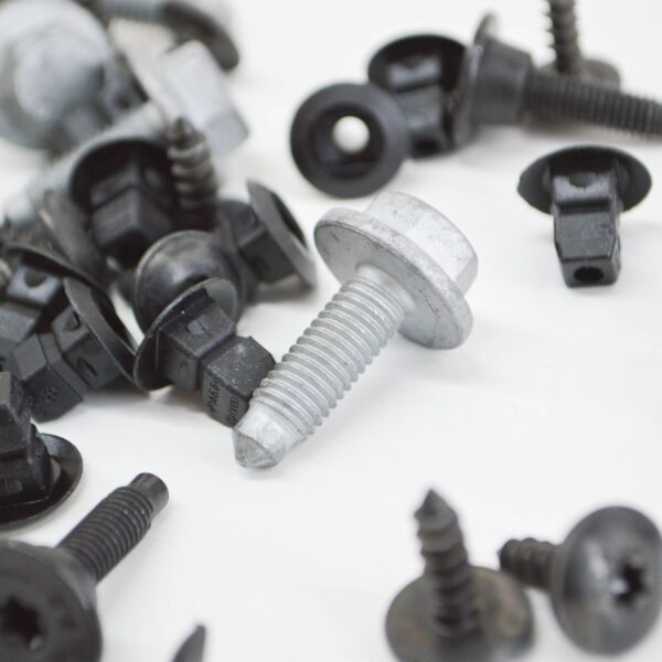 NEW VOLKSWAGEN CRAFTER SY REAR BUMPER FIXING SCREW SET 7C0898623A ORIGINAL - Image 5