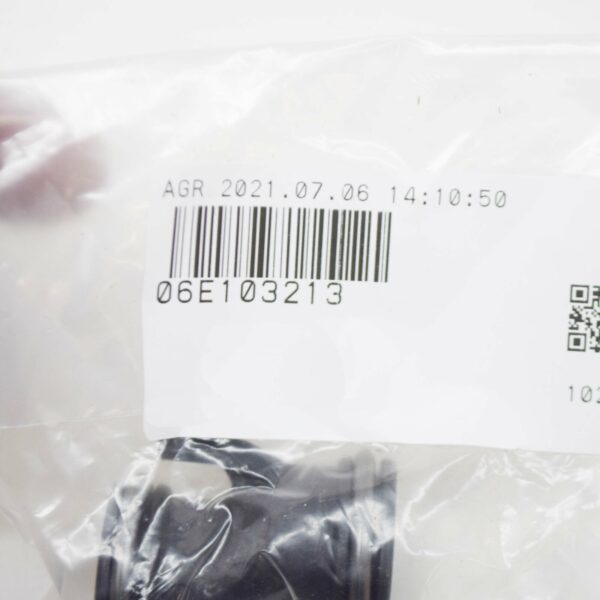 NEW AUDI A4 B8 ENGINE VENT BREATHER TUBE 06E103213 - Image 7