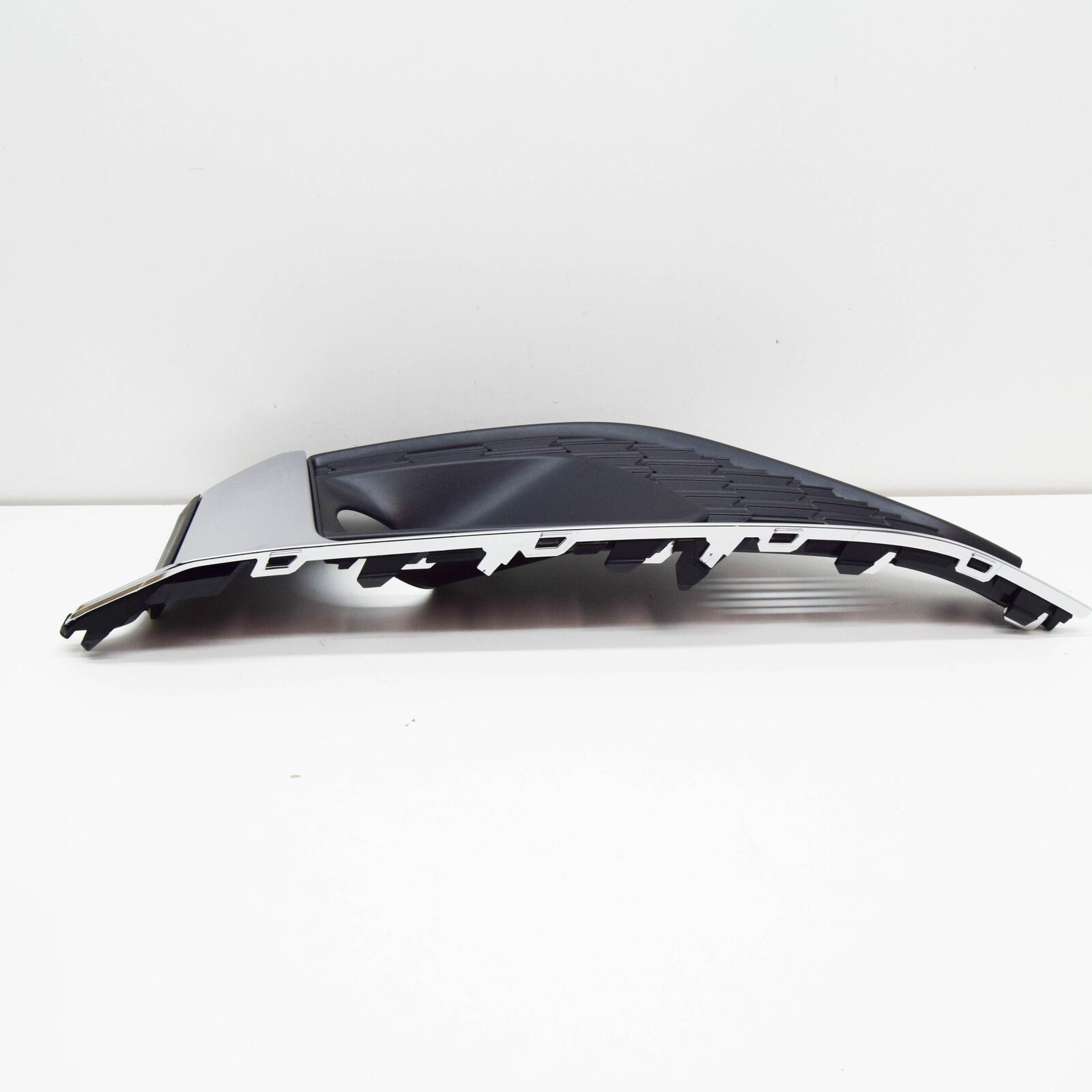 NEW AUDI A5 SPORTBACK F5 FRONT RIGHT AIR GUIDE GRILLE 8W6807682S3Q7 ORIGINAL 5 NEW AUDI A5 SPORTBACK F5 FRONT RIGHT AIR GUIDE GRILLE 8W6807682S3Q7 ORIGINAL - Image 5