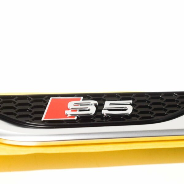 NEW AUDI S5 8W6 FRONT LEFT FENDER WING S-LINE TRIM LOGO 8W6853601CPUZ - Image 7