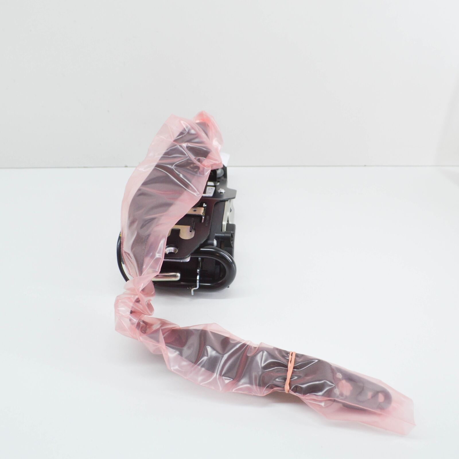 NEW MERCEDES-BENZ C W205 FRONT LEFT SEATBELT A20586077009C94 ORIGINAL 5 NEW MERCEDES-BENZ C W205 FRONT LEFT SEATBELT A20586077009C94 ORIGINAL - Image 5