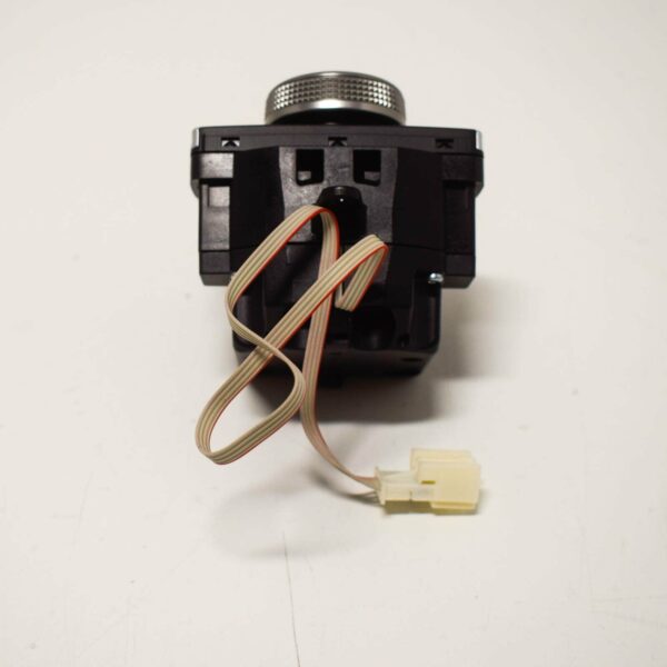 NEW MB C W204 CENTER CONSOLE STERIO CONTROL SWITCH A2048700579 - Image 5