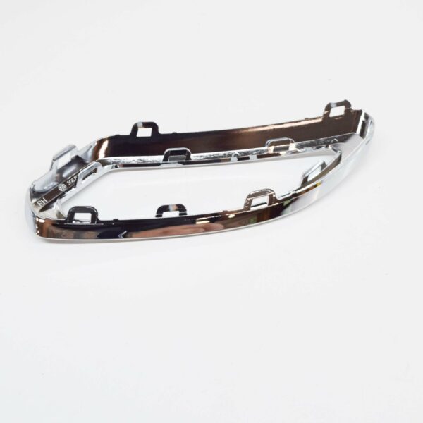 NEW VOLKSWAGEN GOLF MK7 REAR BUMPER RIGHT TRIM 5G6853332B2ZZ - Image 7