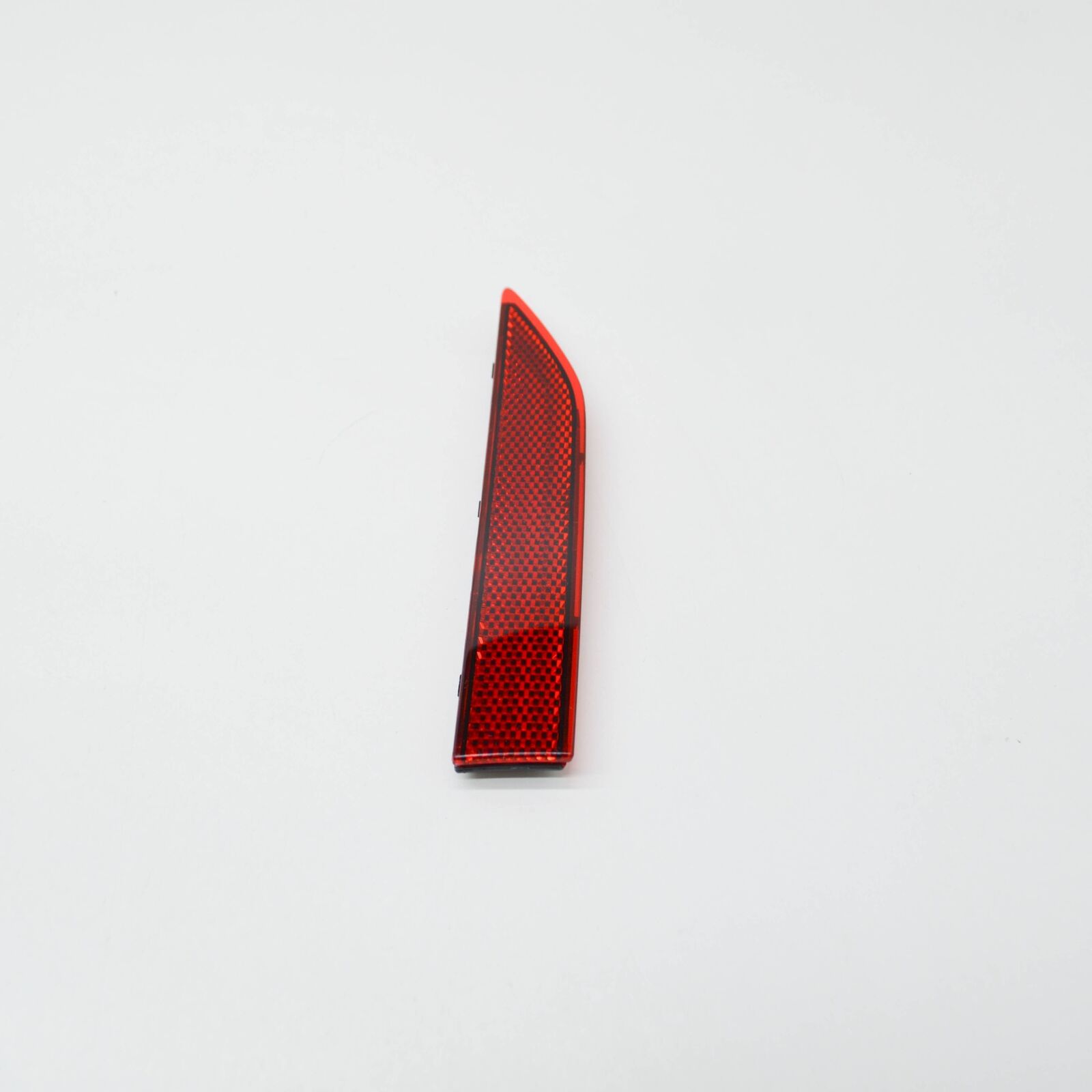 NEW AUDI A4 B9 REAR RIGHT INNER BUMPER REFLECTOR 8W0945104B ORIGINAL 5 NEW AUDI A4 B9 REAR RIGHT INNER BUMPER REFLECTOR 8W0945104B ORIGINAL - Image 5