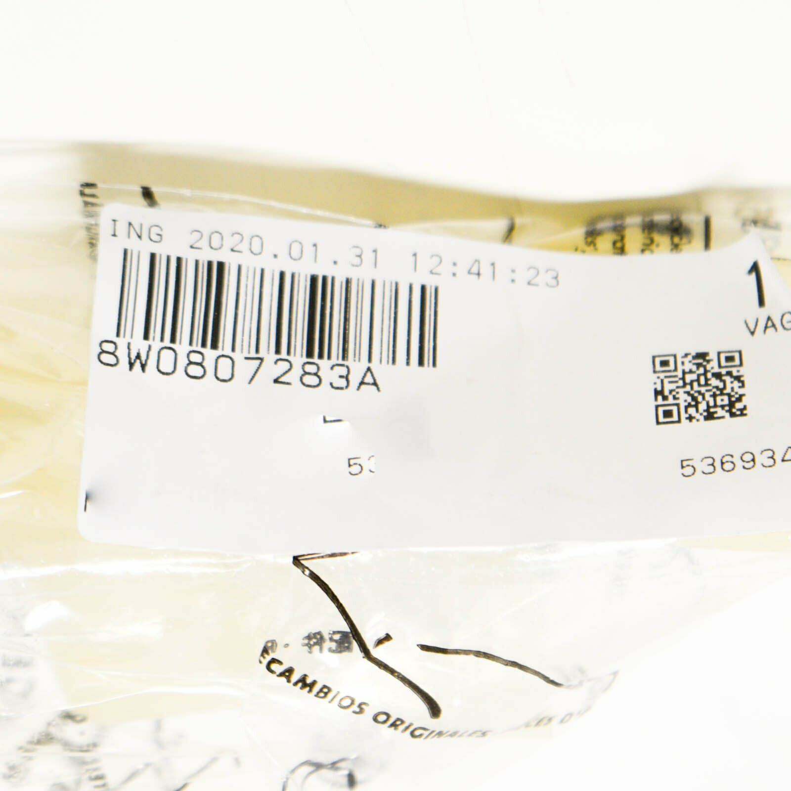 NEW AUDI A4 B9 FRONT BUMPER LEFT SIDE GUIDE SECTION 8W0807283A ORIGINAL 5 NEW AUDI A4 B9 FRONT BUMPER LEFT SIDE GUIDE SECTION 8W0807283A ORIGINAL - Image 5