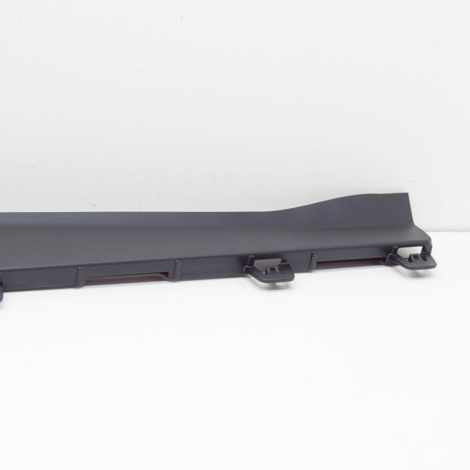 NEW MERCEDES-BENZ E C238 FRONT BUMPER CENTER SEALING A2138851707 ORIGINAL 5 NEW MERCEDES-BENZ E C238 FRONT BUMPER CENTER SEALING A2138851707 ORIGINAL - Image 5