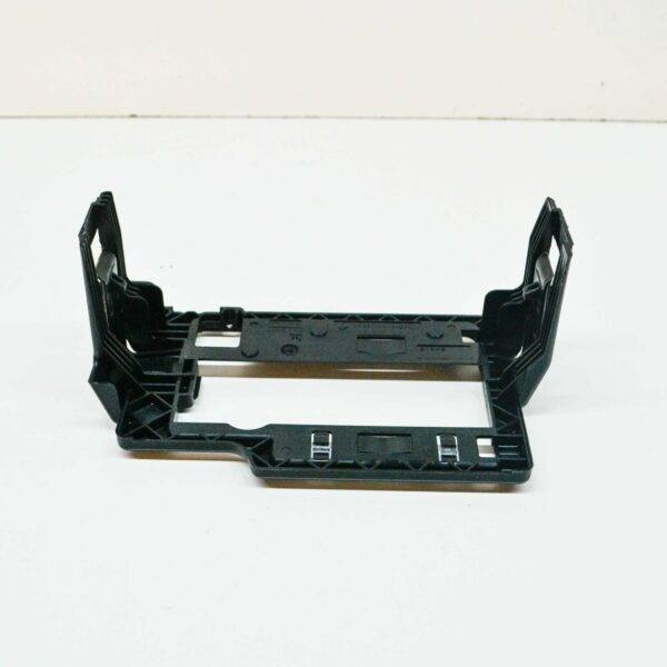 NEW VOLKSWAGEN CA1 ATLAS ENGINE BAY FUSE BOX RETAINER 2Q0915345A ORIGINAL - Image 5