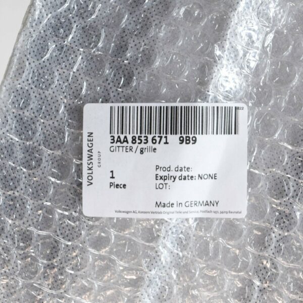 NEW VOLKSWAGEN PASSAT B7 FRONT BUMPER LOWER CENTER GRILLE 3AA8536719B9 - Image 7