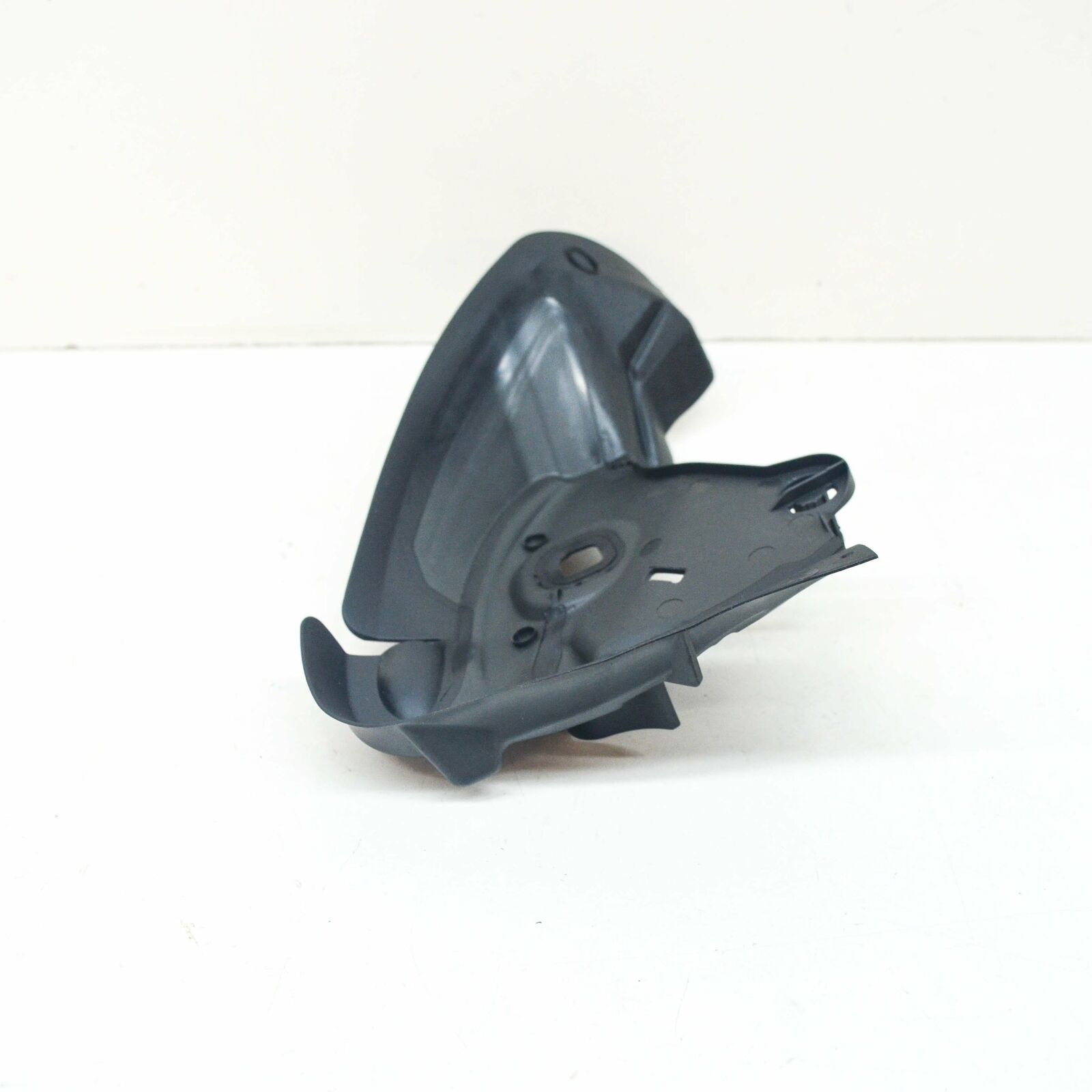 NEW MERCEDES-BENZ C W205 FRONT LEFT AIR DUCT SEGMENT A2055053130 ORIGINAL 5 NEW MERCEDES-BENZ C W205 FRONT LEFT AIR DUCT SEGMENT A2055053130 ORIGINAL - Image 5