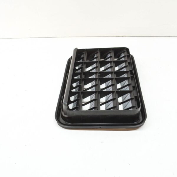 NEW MB S W222 REAR QUARTER PANEL LEFT VENTILATION GRILLE A2228300142 ORIGINAL - Image 5