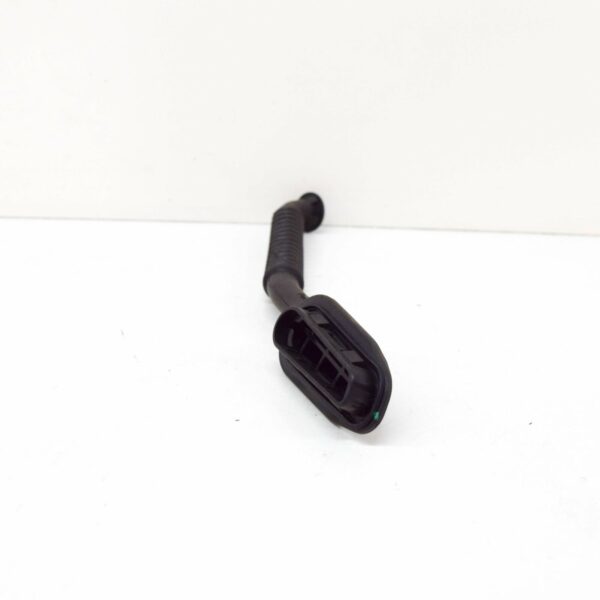 NEW AUDI TT 8J REAR SPOILER RIGHT WATER DRAINAGE HOSE 8J0827430 ORIGINAL - Image 5